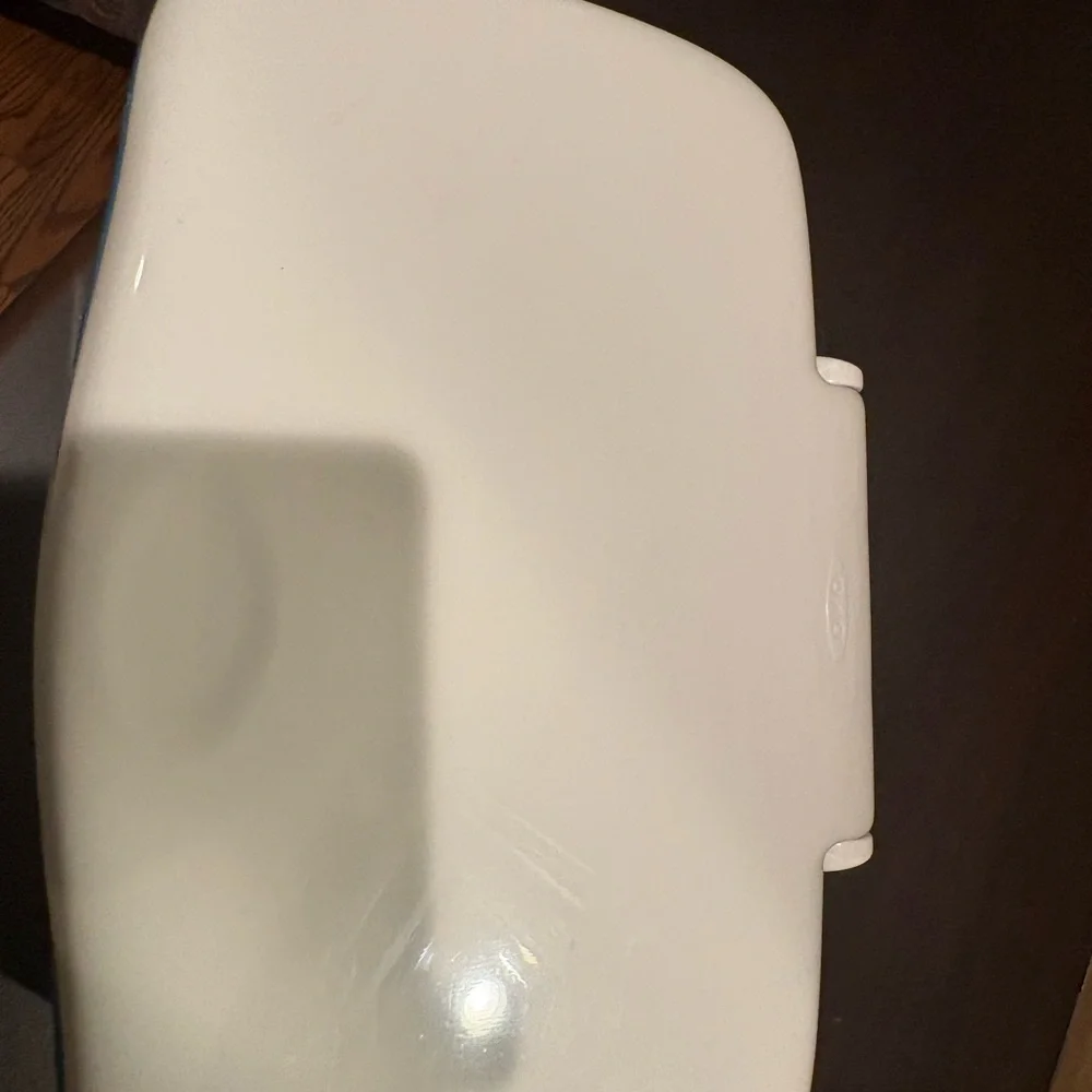 OXO White and Blue Wipe Dispenser